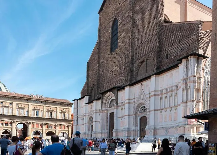 Due Torri - Bedinbolognacentro 3* Bologna