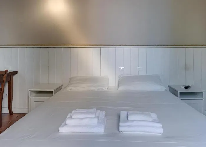 Gasthuis Due Torri - Bedinbolognacentro 3*