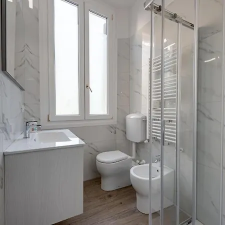 Due Torri - Bedinbolognacentro Guest house Bologna
